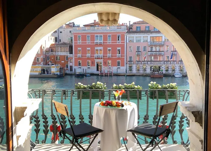 Palazzo Barbarigo Sul Canal Grande